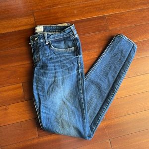 Hollister size 9L. 29w 33L